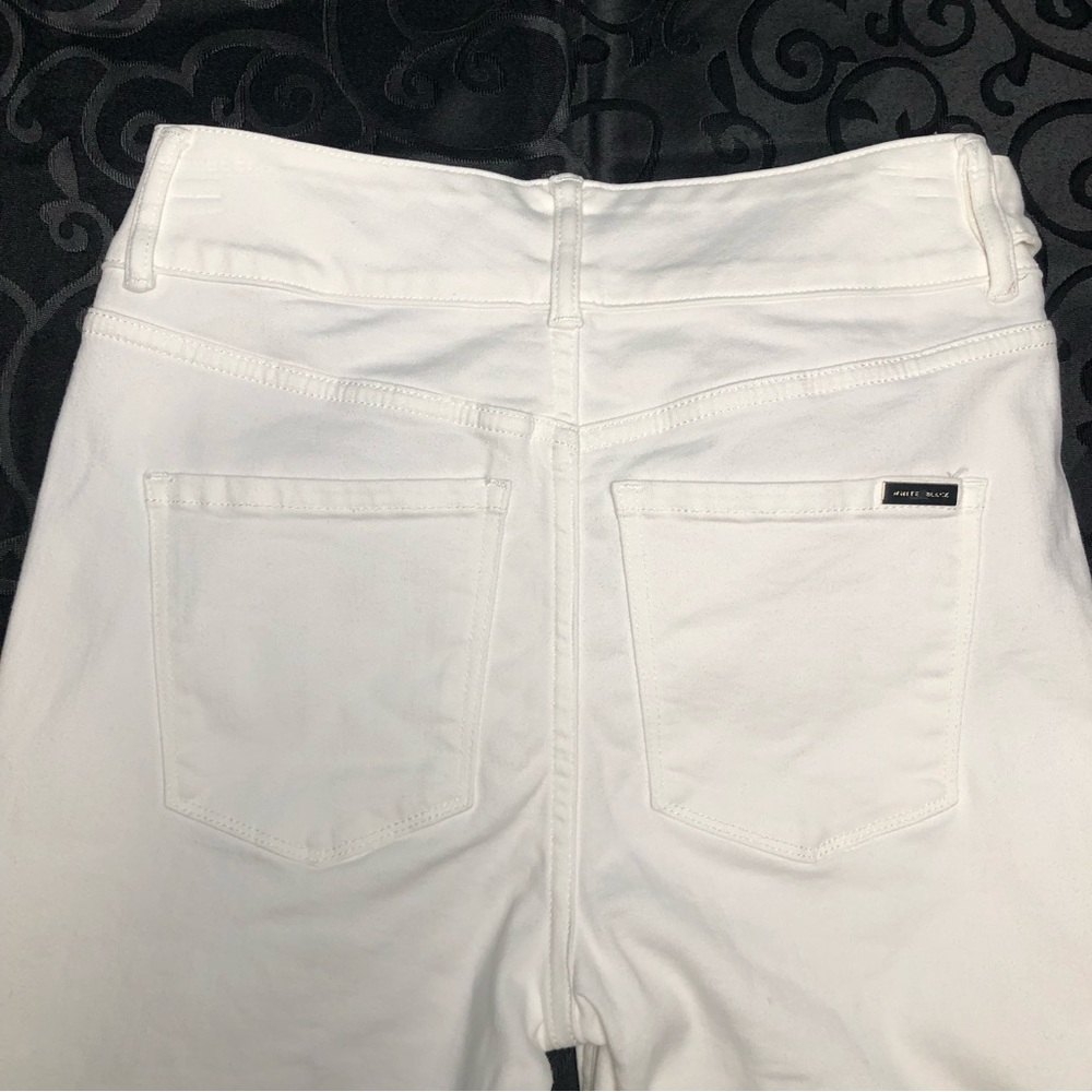 White House Black Market (WHBM) High Rise white wide leg crop denim with a belt - Picture 8 of 11